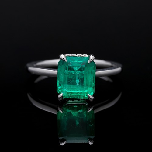 Anello diamanti smeraldo oro